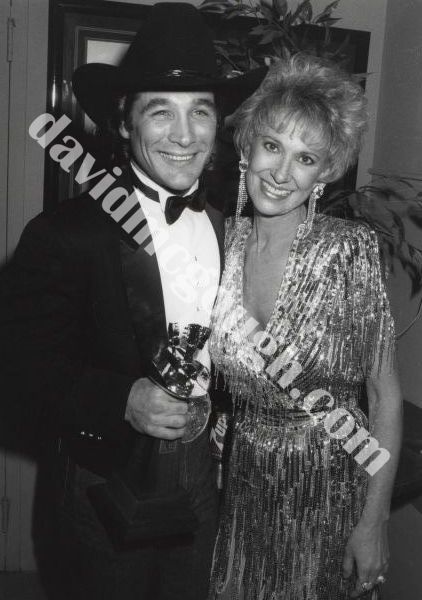 Tammy Wynette and Clint Black 1990, LA.jpg